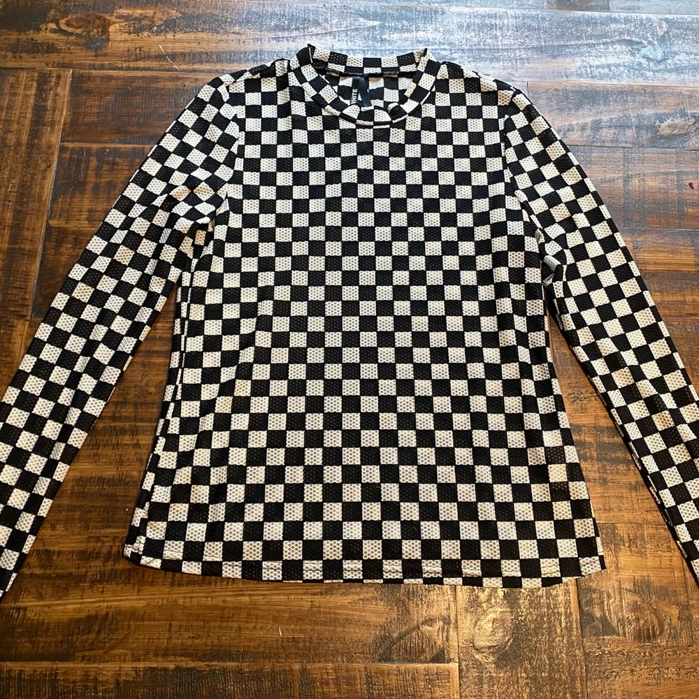 Elli White checkered long sleeve top